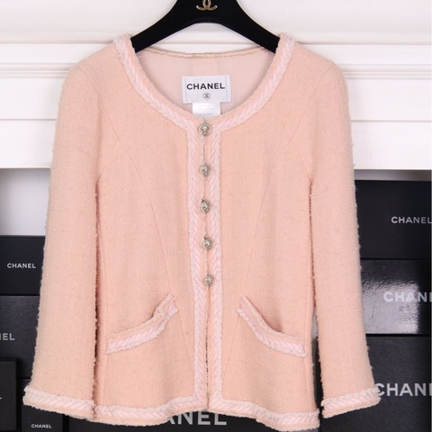 Chanel 09年粉色狮头纽扣圆领两口袋外套