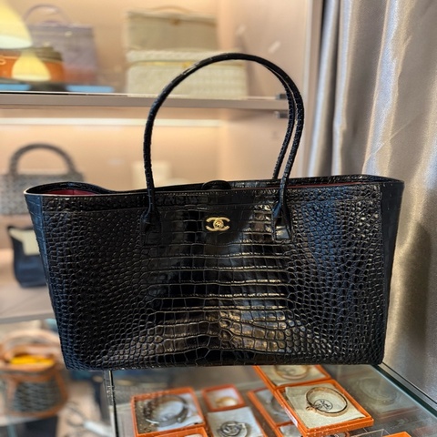 Chanel 鱷魚壓紋托特包