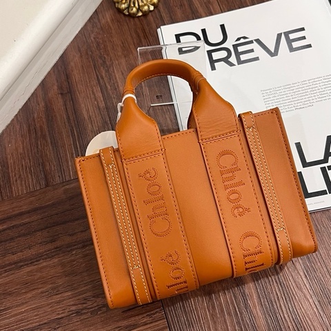 CHLOE 棕色皮革WOODY MINI 包