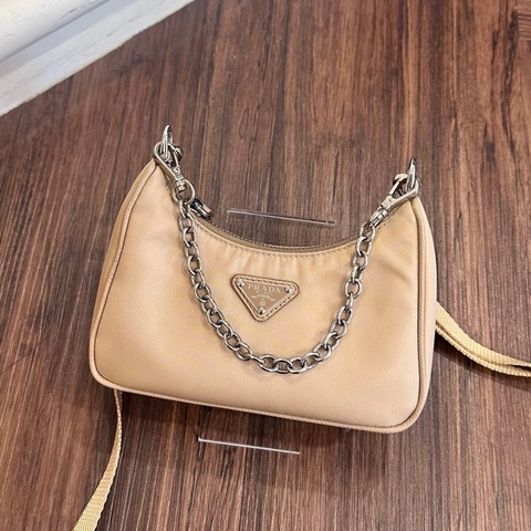 PRADA 奶茶色HOBO包 MINI