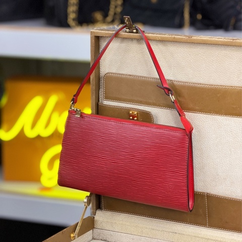上架中🔑Louis Vuitton 紅EPI水波紋麻將包