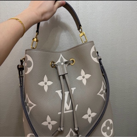 LV NéoNoé MM Louis Vuitton 壓花牛皮手提斜背水桶包M45555-斑鳩灰
