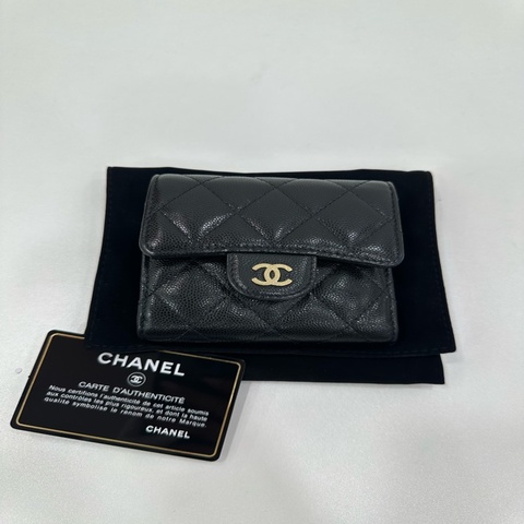 Chanel香奈兒黑金荔枝紋短款三折皮夾 有卡 30開