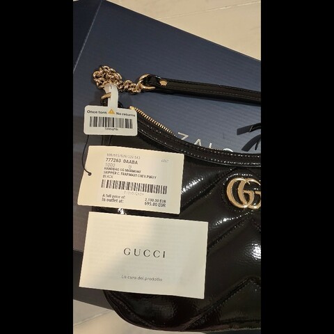 GG Marmont 亮面漆皮小號單肩包 / 腋下包