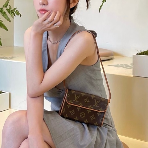 M51855 腰包 腋下包 斜背包 信封包🏅 附2種背帶任意搭配🌸