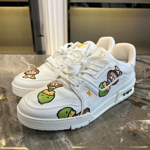 閒置未使用LV LOUIS VUITTON NIGO Trainer 聯名款 低幫 白色 碼數8.5