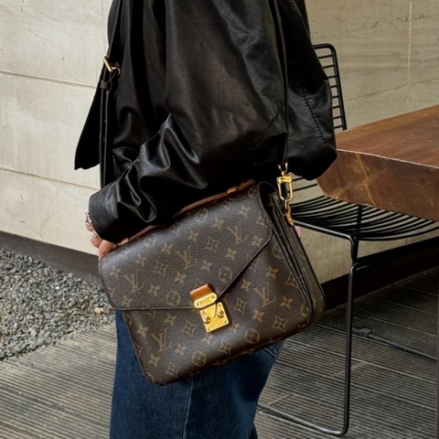 Louis Vuitton 👑 老花郵差包  98新 21年有芯片 不裂