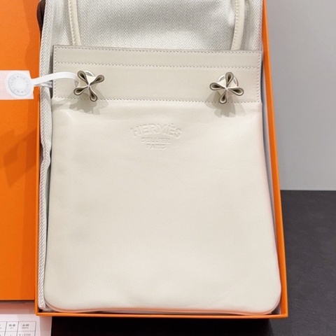 99新Hermes愛馬仕羊皮拼牛皮Aline Mini迷你單肩斜挎包 Z刻 尺寸：19*1*23cm 附件：盒子、防塵袋