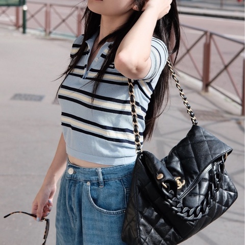 Chanel香奈兒🖤 24P 黑金荔枝皮  嬉皮包hobo maxi腋下包 99新 芯片款 尺寸：39.5×39×9cm
