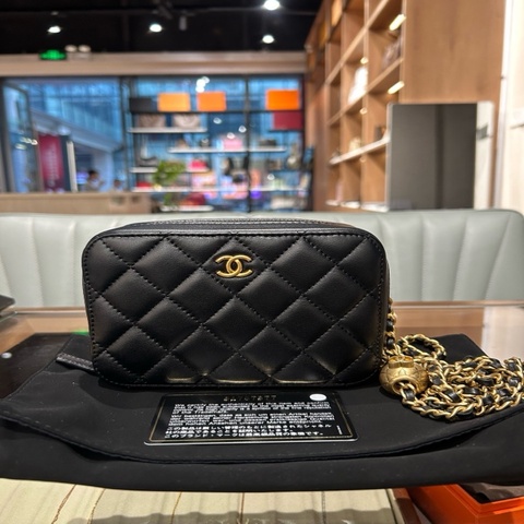 Chanel 香奈兒 金球 相機包，黑金  鐳射31開