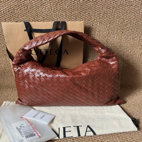 閒置新未使用 葆蝶家Bottega Veneta Hop肩背包