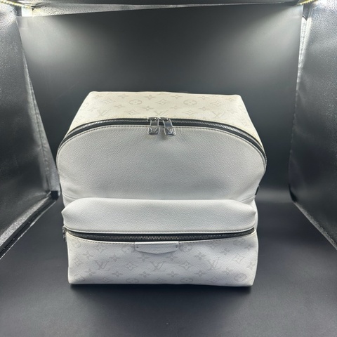 Louis Vuitton Discovery 阿波羅白色雙肩包芯片款