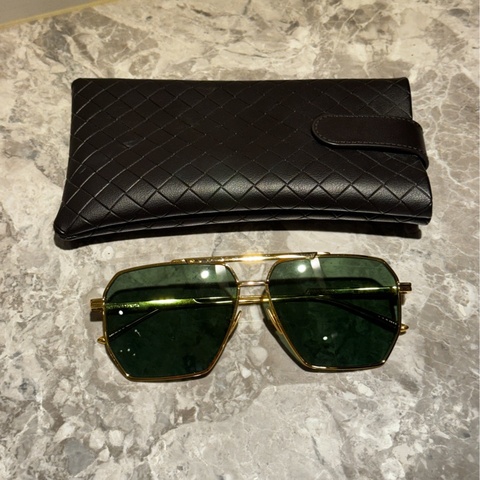 Bottega Veneta 金屬框太陽眼鏡