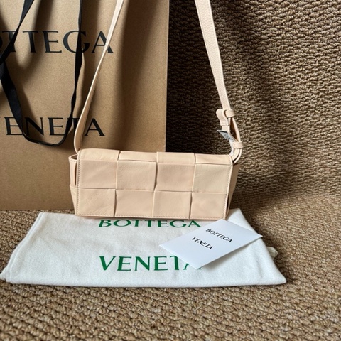 閒置新未使用 Bottega Veneta 葆蝶家cassette八格小腰包