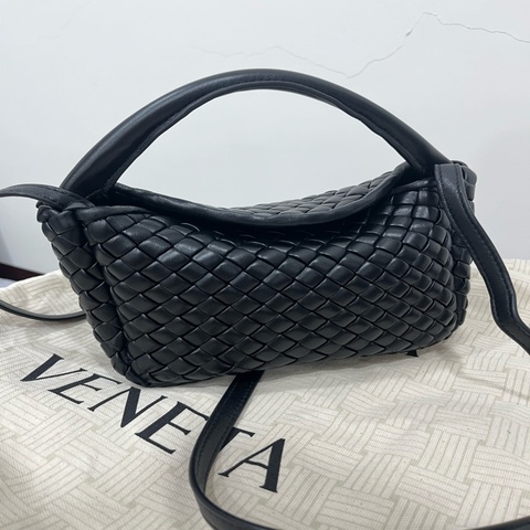 Bottega Veneta Mini Cobble 元寶包 黑色
