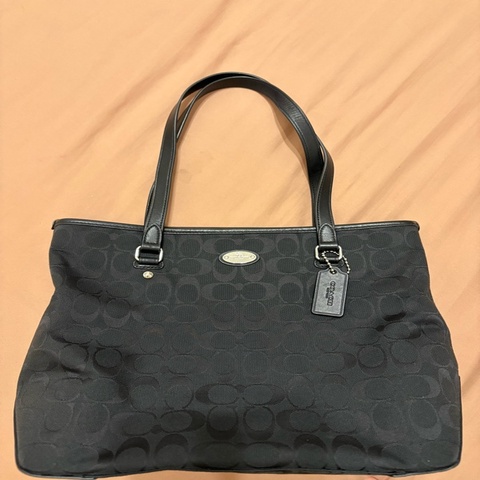 Coach Signature 緹花織紋托特包