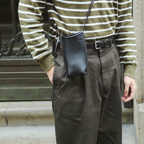 LOEWE GatePocket  黑金手機包 12*18*3 98新配件塵袋