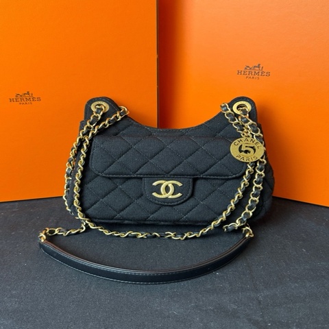 香奈兒chanel hobo 天貓精靈 小號黑金布面 芯片款 尺寸：20x15x6cm