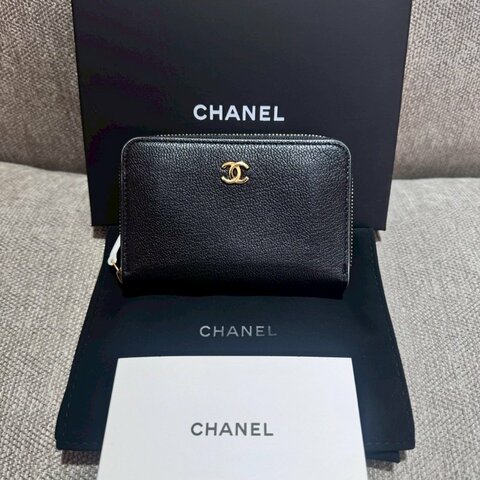 CHANEL26 經典黑金白邊拉鍊零錢卡包