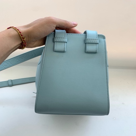 LOEWE羅意威 Hammock 緞面小牛皮 單肩斜挎手提包 淡藍色