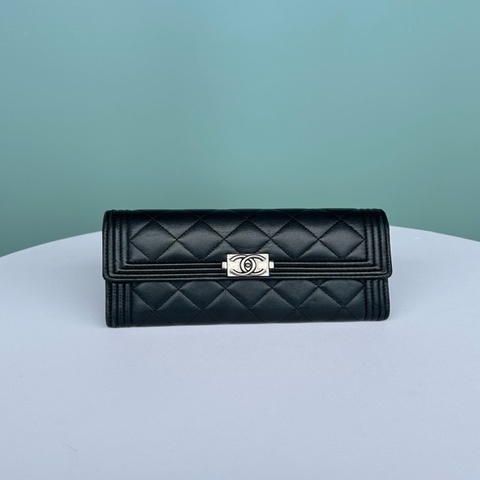 Chanel香奈兒黑銀羊皮長款兩折錢包