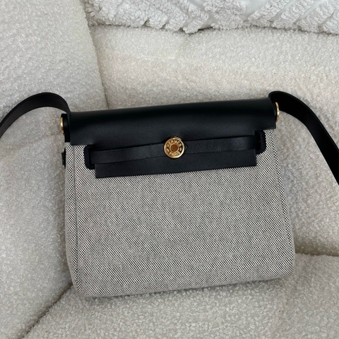 Hermes愛馬仕 herbag mini熊貓拼色斜背包 金扣