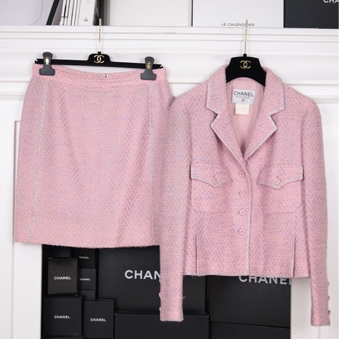 Chanel 97年淡紫色银线滚边四口袋外套半裙套装