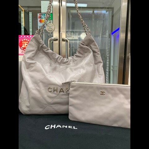 Chanel medium 22Bag 淺灰