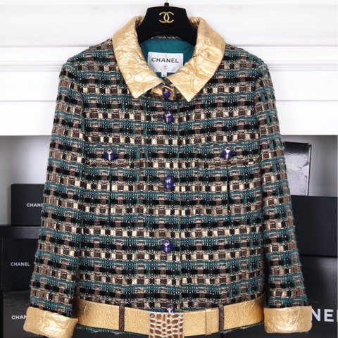 Chanel 19年埃及系列秀款圣甲虫蓝扣腰带金领外套套装