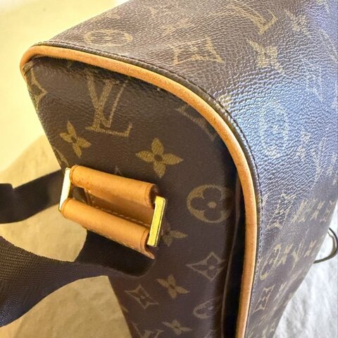 Louis Vuitton 經典字紋斜背王建民書包 扣環的包膜還在