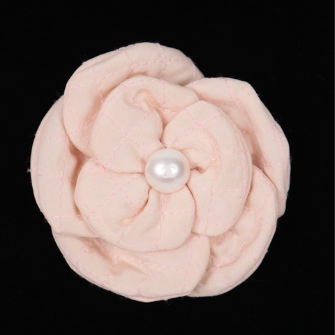 Chanel 15年粉色泡芙织物珍珠山茶花胸针