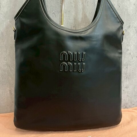 Miu Miu 直立式托特包