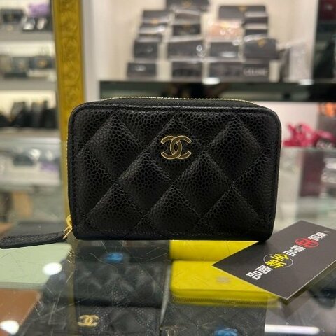 東區正精品㊣CHANEL AP0216 全新香奈兒黑色荔枝牛皮金釦ㄇ字拉鍊後口袋卡片夾零錢包 RZ6450