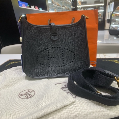 HERMES/愛馬仕 黑金伊芙琳 U刻