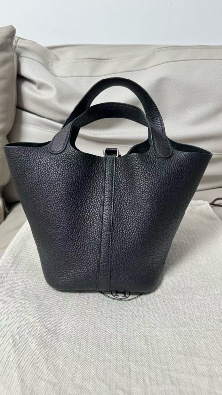 99新 必秒🈹愛馬仕/Hermes pitcotin18 菜籃子p18 黑銀