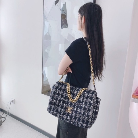 CHANEL 19bag大號黑白千鳥格毛呢手提肩背斜背包 36x10x26cm  95新  配件塵袋 保卡