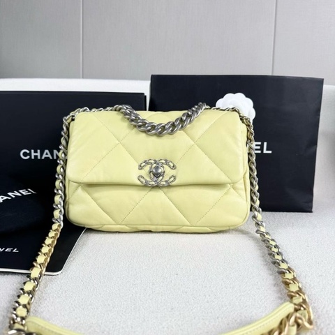 chanel 小雞黃19bag鏈條包小號 芯片款 黃色銀扣 羊皮 25*17*8 95新 配件盒 塵袋