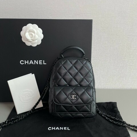 Chanel香奈兒25P 全黑soblack
羊皮mini雙肩包 小書包
98新✨️