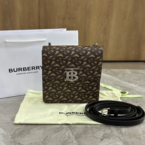 閒置未使用 BURBERRY 巴寶莉洛賓包 相機包 尺寸13*4*18