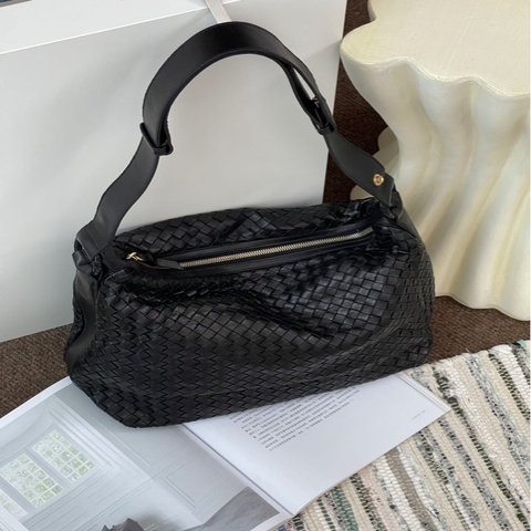 Bottega Veneta 葆蝶家 黑色編織單肩包 寬肩帶大飯盒