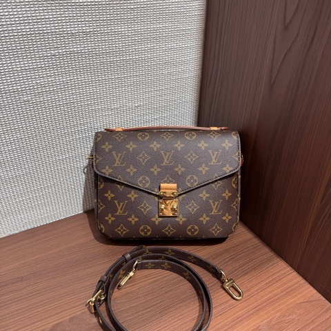 Louis Vuitton 路易威登老花郵差包單肩斜挎手提包  芯片尺寸：25*7*19cm