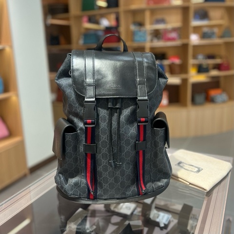 Gucci古驰男士登山包双肩包