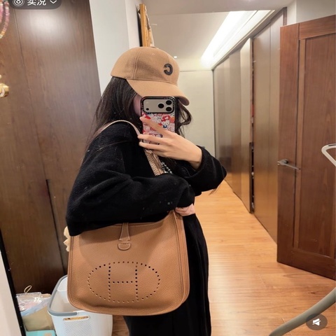 愛馬仕Hermes  金棕銀扣evelyne 29 B刻 伊芙琳單肩斜挎包 附件：防塵袋 盒子~