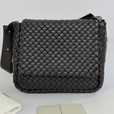 Bottega Veneta 葆蝶家cobble系列 經典編織款單肩斜挎包 小號棕色 尺寸：26*9*21