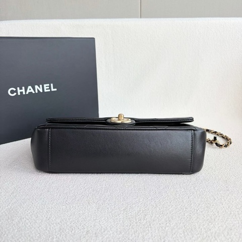 【威選精品】🖤 CHANEL 鏤空手柄 CF 鏈條包 黑金款 🖤