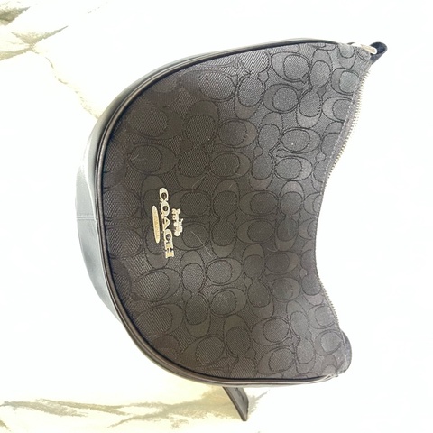 Coach 提花月牙包