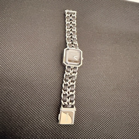 Chanel銀色皮穿鍊首映錶石英錶S碼