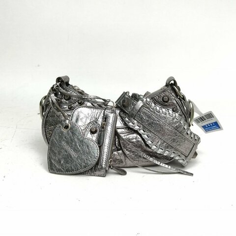 BALENCIAGA LeCagole機車月牙包xs銀色羊皮肩背包