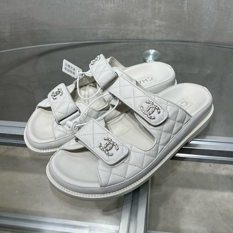 Chanel/香奈兒 白色雙C logo 新款魔術貼拖鞋 尺碼/37.5碼
