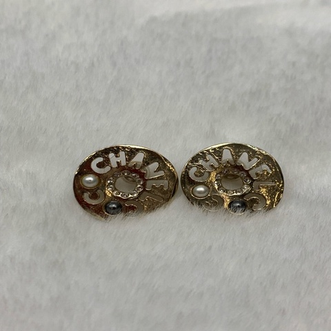 Chanel 冬甩圈淡金水鑽字母耳環